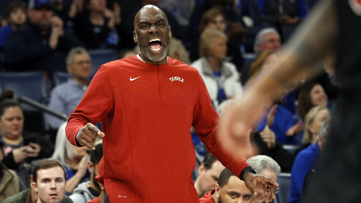 Temple Owls head coach Aaron McKie reacts during the first half against the Memphis Tigers at FedExForum.