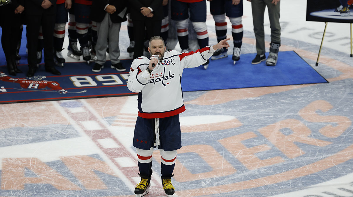 Capitals’ Alex Ovechkin hilariously thanks Islanders goalie after record-breaking goal