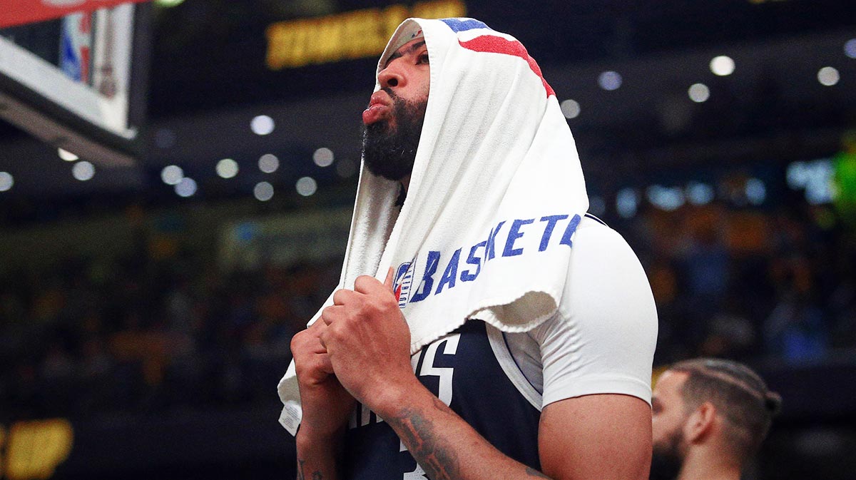 Dallas Mavericks forward Anthony Davis (3) reacts during a time out in the fourth quarter against the Memphis Grizzlies at FedExForum.