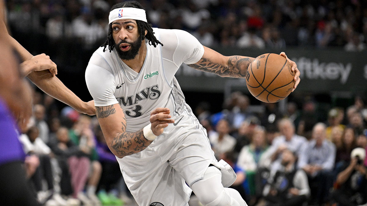 Dallas Mavericks forward Anthony Davis (3) drives to the basket against the Toronto Raptors during the second half at the American Airlines Center.
