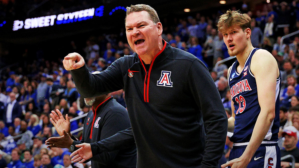 Arizona Wildcats head coach Tommy Lloyd during the second half against the Duke Blue Devils during an East Regional semifinal of the 2025 NCAA tournament at Prudential Center.