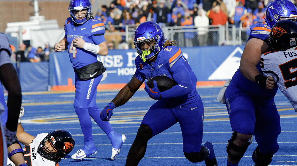 Nov 29, 2024; Boise, Idaho, USA; Boise State Broncos running back Ashton Jeanty (2) during the first half against the Oregon State Beavers at Albertsons Stadium.