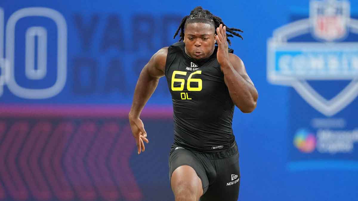 Texas defensive lineman Barryn Sorrell (DL66) participates in drills during the 2025 NFL Combine at Lucas Oil Stadium