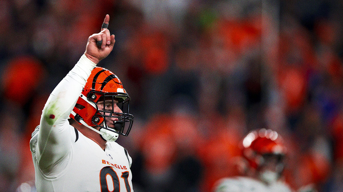 Cincinnati Bengals defensive end Trey Hendrickson (91) holds up his finger after a defensive stop with 4 seconds left in the second half the NFL football game on Sunday, Dec. 19, 2021, at Empower Field in Denver, Co.