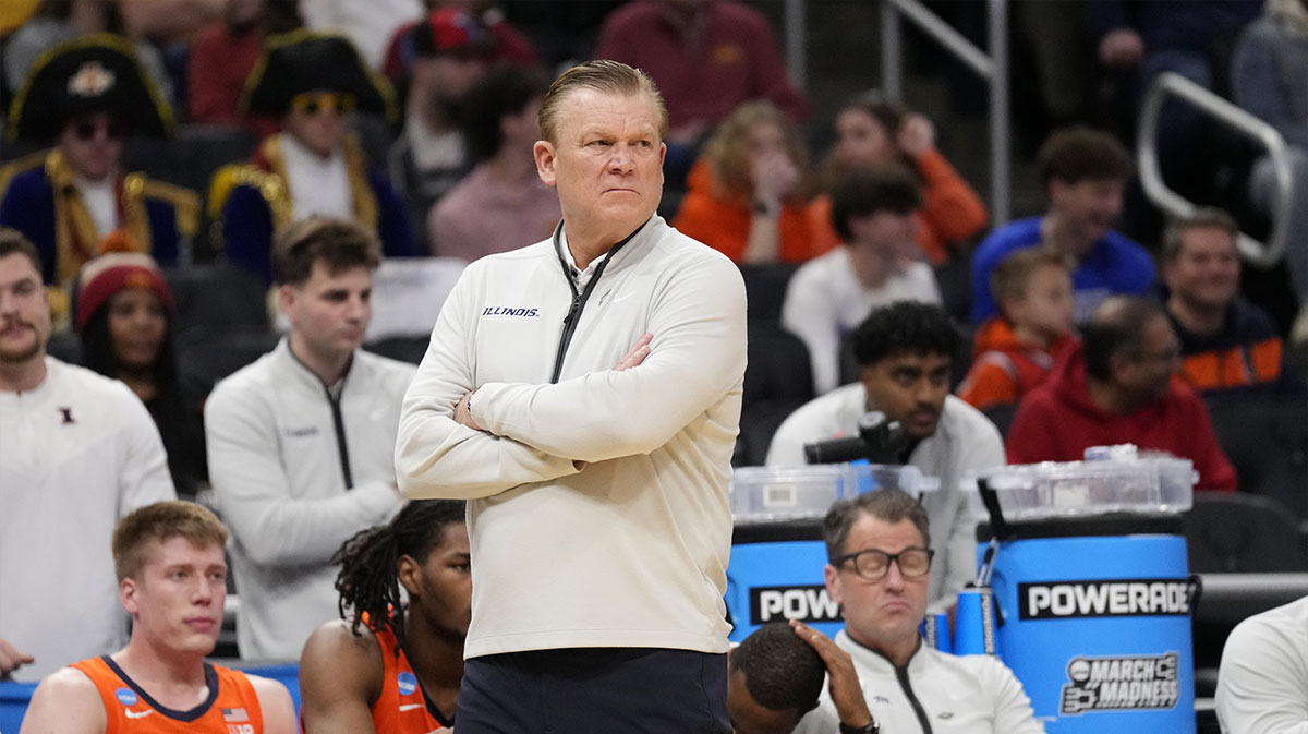Illinois Fighting Illini men's basketball head coach Brad Underwood reacts during the first half in the second round of the NCAA Tournament against the Kentucky Wildcats at Fiserv Forum.