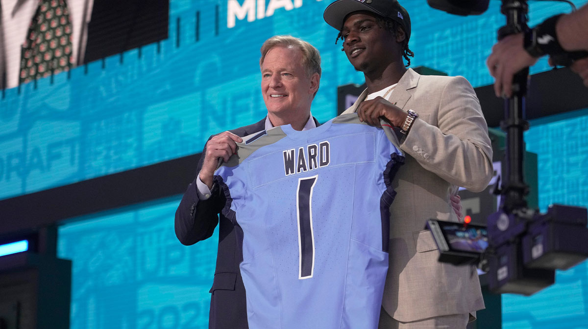 Titans’ Cam Ward gets strong endorsement from 2,000-yard legend