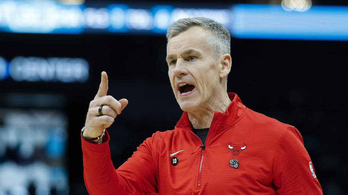Chicago Bulls head coach Billy Donovan yells at an official during the second half against the Charlotte Hornets at Spectrum Center.
