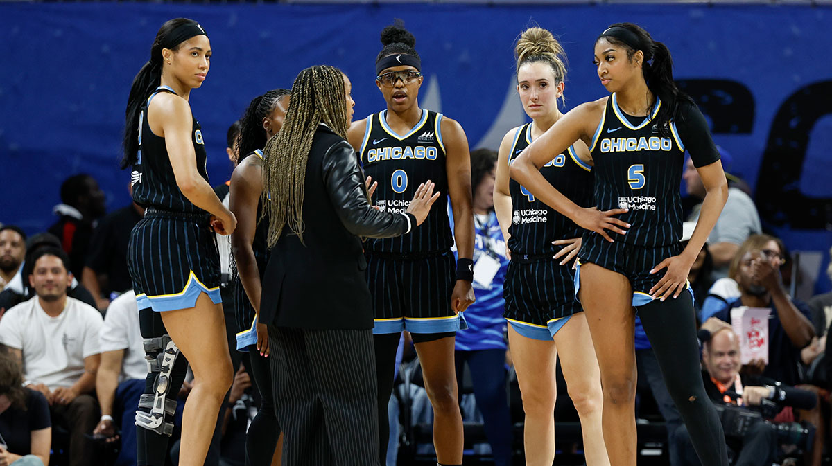 Chicago Sky head coach Teresa Weatherspoon talks to her team during the second half of a basketball game against the Indiana Fever at Wintrust Arena.