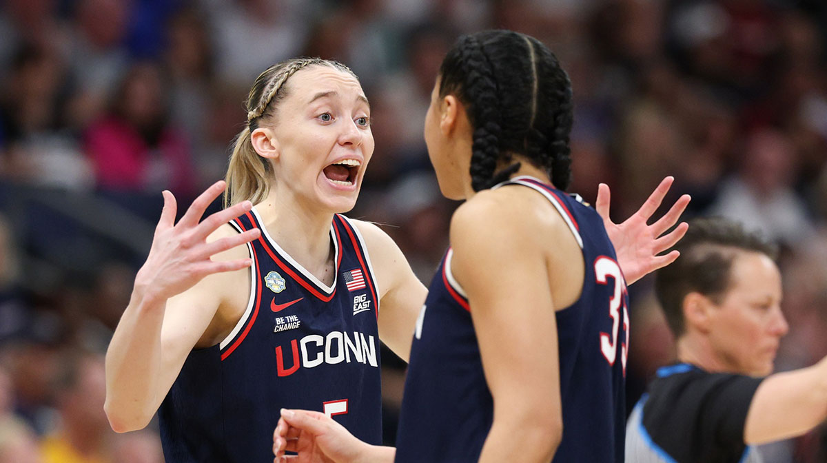 Connecticut Huskies guard Paige Bueckers (5) and guard Azzi Fudd (35) speak during the second half against the South Carolina Gamecocks of the national championship of the women's 2025 NCAA tournament at Amalie Arena.