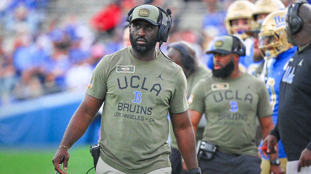 UCLA Bruins head coach DeShaun Foster on the sidelines during the third quarter against the Fresno State Bulldogs at Rose Bowl.