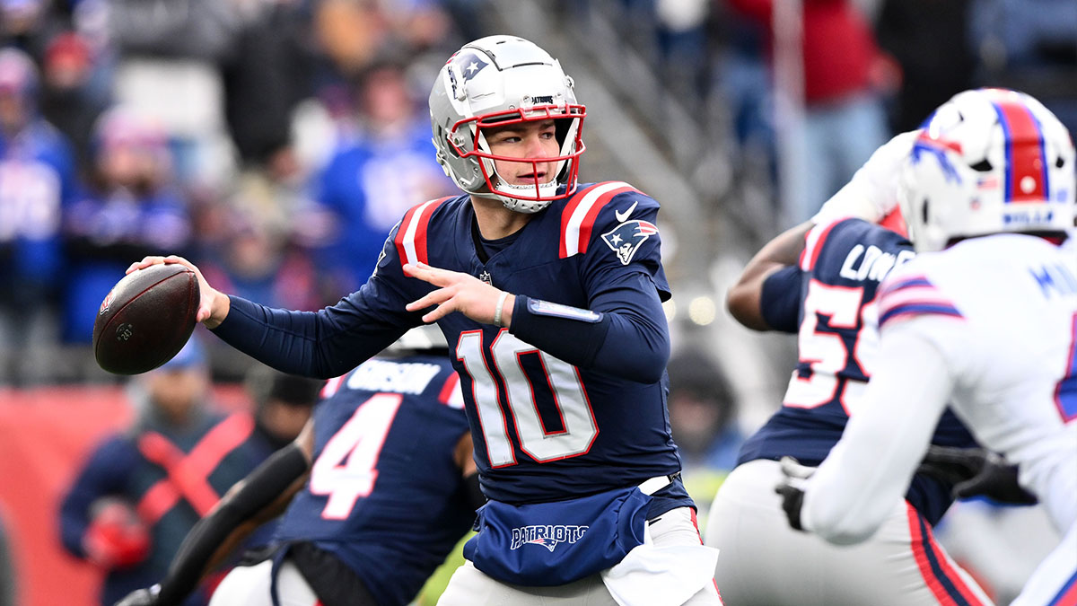 New England Patriots quarterback Drake Maye (10) looks to throw against the Buffalo Bills during the first half at Gillette Stadium.