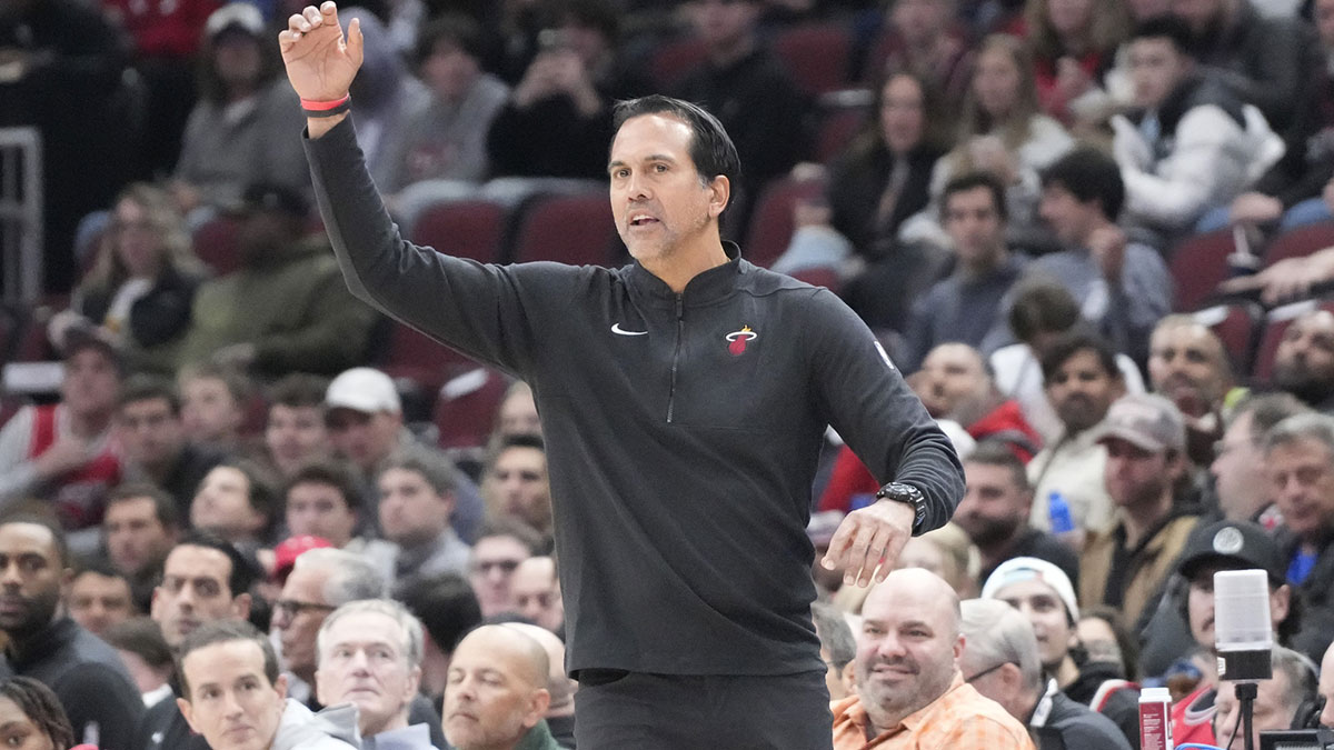 Miami Heat head coach Erik Spoelstra gestures to his team against the Chicago Bulls during the first quarter at United Center.