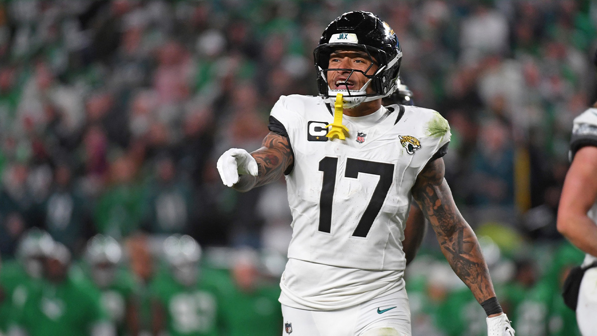 Nov 3, 2024; Philadelphia, Pennsylvania, USA; Jacksonville Jaguars tight end Evan Engram (17) against the Philadelphia Eagles at Lincoln Financial Field. Mandatory Credit: Eric Hartline-Imagn Images now he's signed with the broncos.