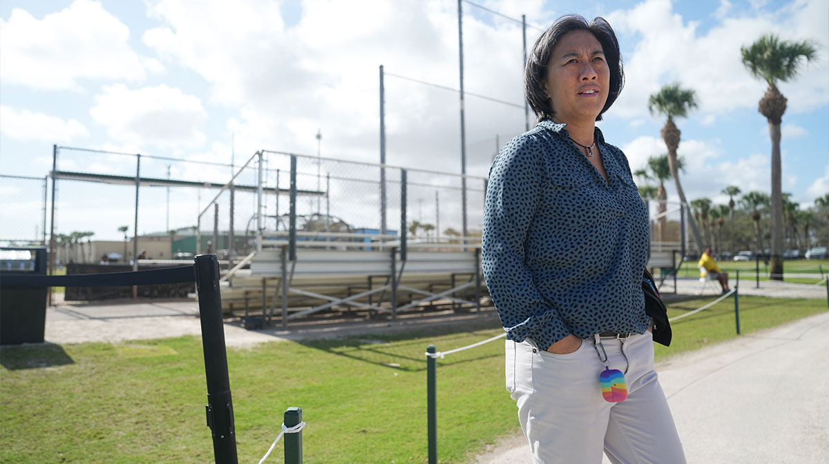 Ex-Marlins GM excited to bring MLB experience to women’s softball league
