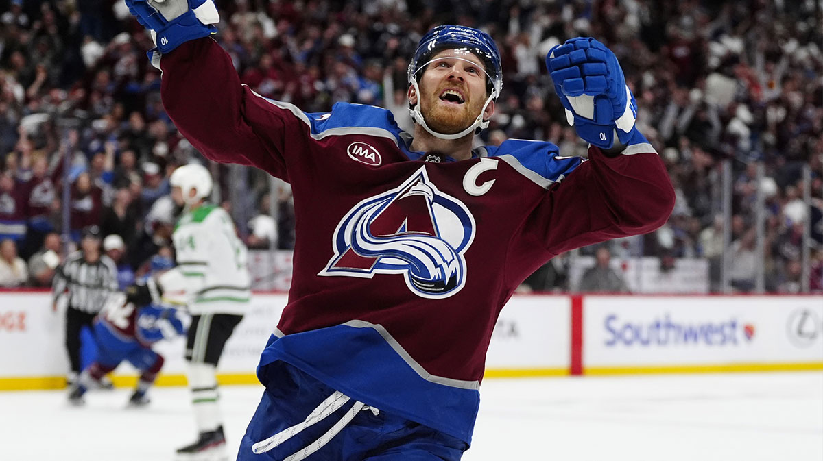 Colorado Avalanche left wing Gabriel Landeskog (92) celebrates his goal in the second period against the Dallas Stars at Ball Arena.