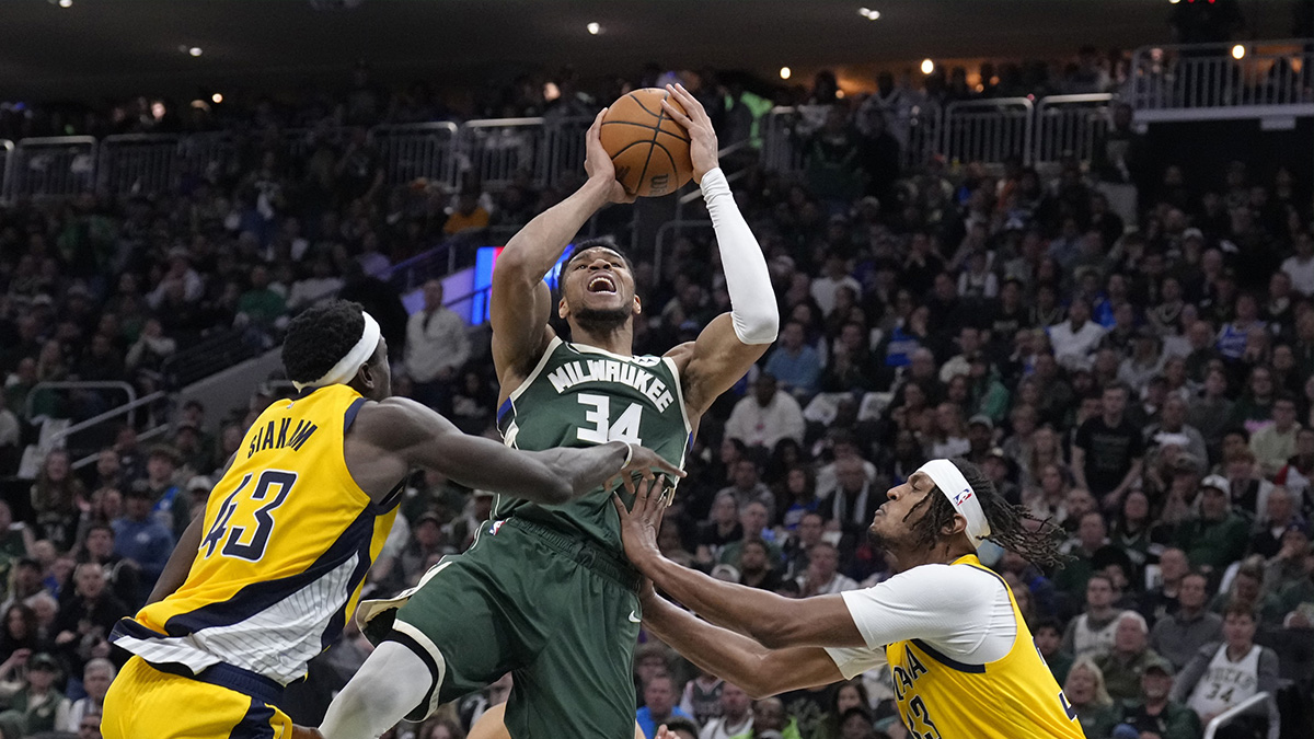 Damian Lillard’s injury sparks internet buzz for Giannis Antetokounmpo trade