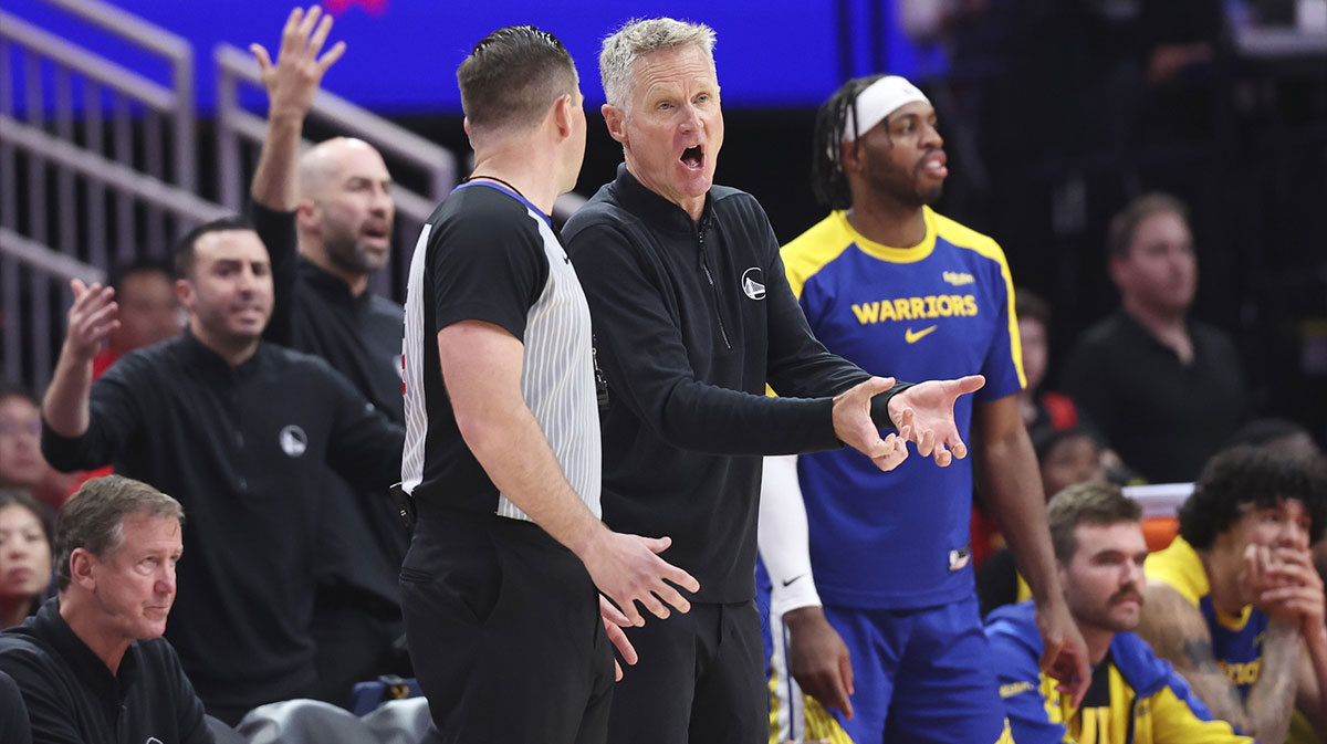 Golden State Warriors head coach Steve Kerr reacts after a play during the third quarter against the Houston Rockets at Toyota Center.