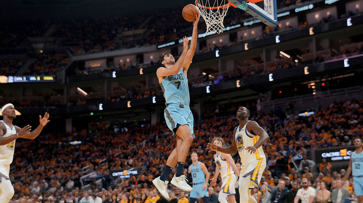 Fans react to brutal blunder that doomed Grizzlies vs. Warriors
