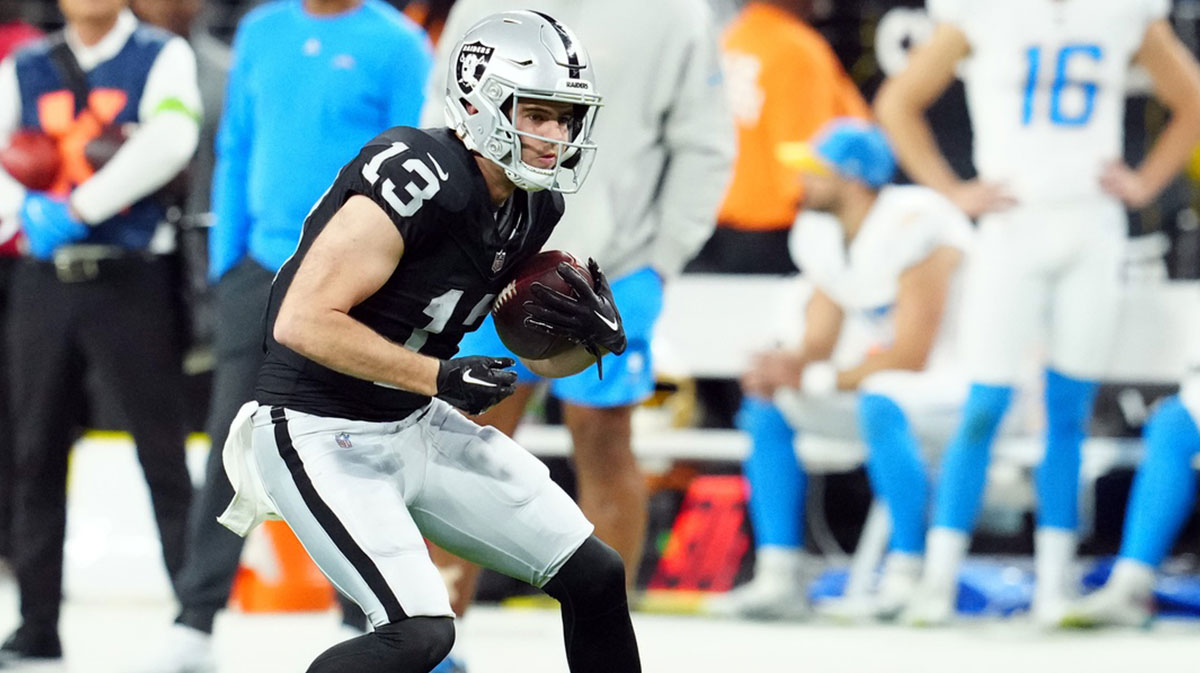 Las Vegas Raiders wide receiver Hunter Renfrow (13) runs against the Los Angeles Chargers in the first quarter at Allegiant Stadium