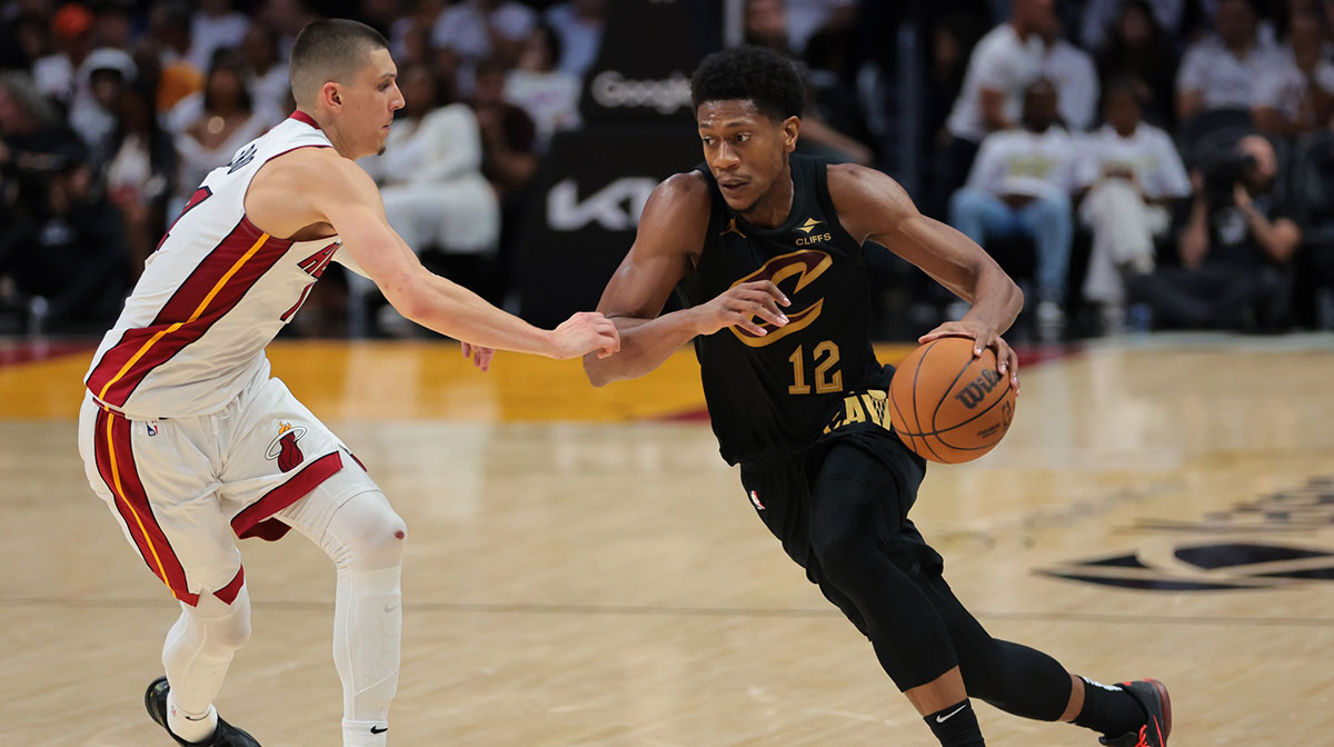 https://wp.clutchpoints.com/wp-content/uploads/2025/04/Hunter-drives-Cavs-Heat.jpg