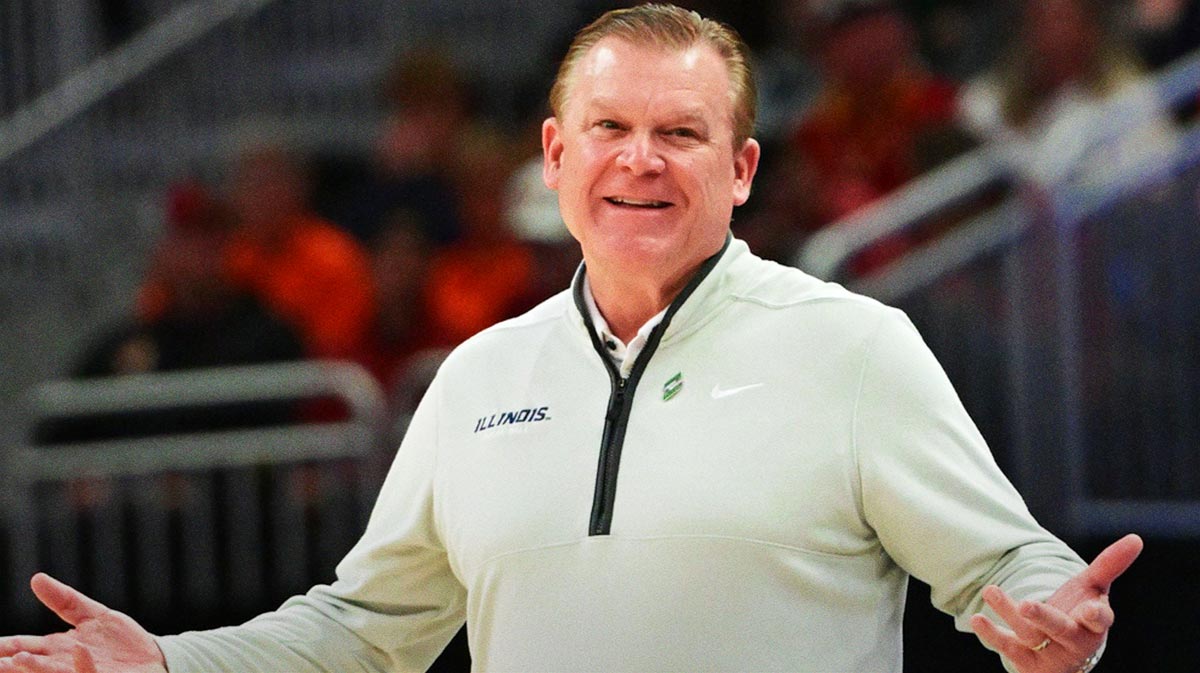 Illinois Fighting Illini head coach Brad Underwood reacts during the second half in the second round of the NCAA Tournament against the Kentucky Wildcats at Fiserv Forum.