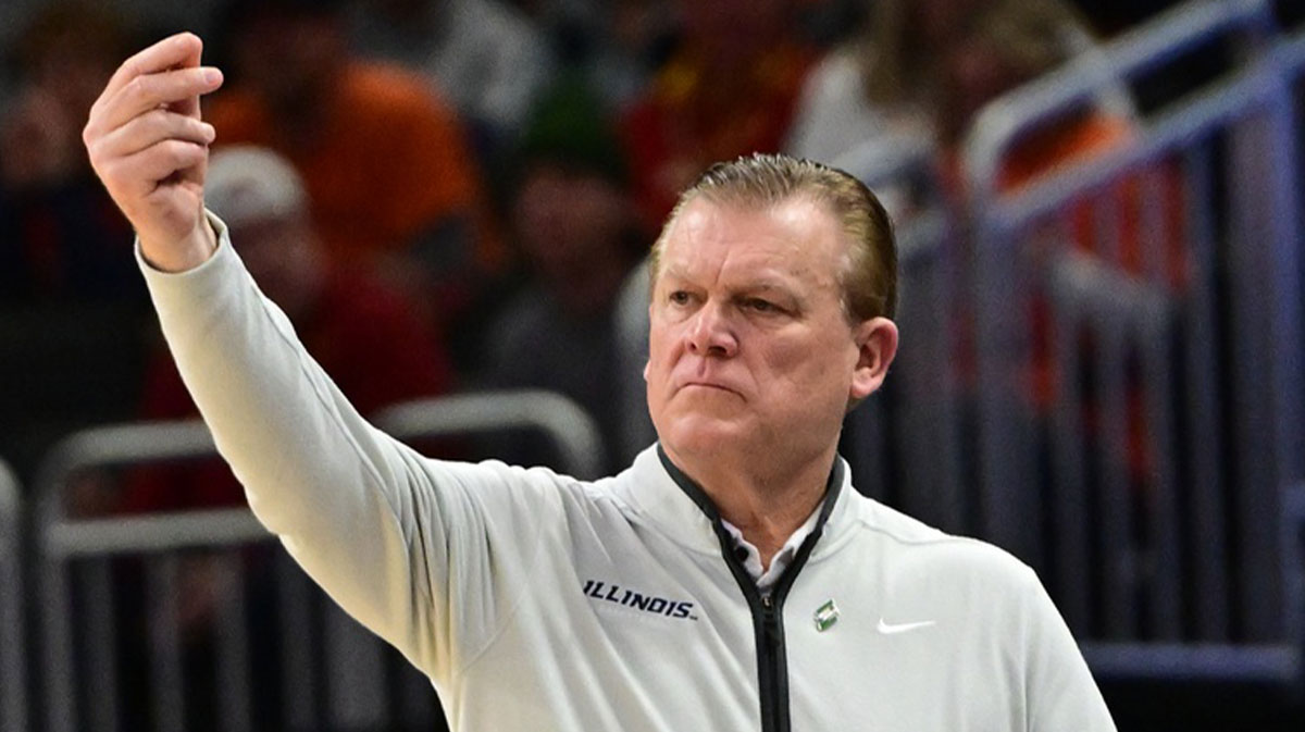 Illinois Fighting Illini head coach Brad Underwood reacts during the first half in the second round of the NCAA Tournament against the Kentucky Wildcats at Fiserv Forum