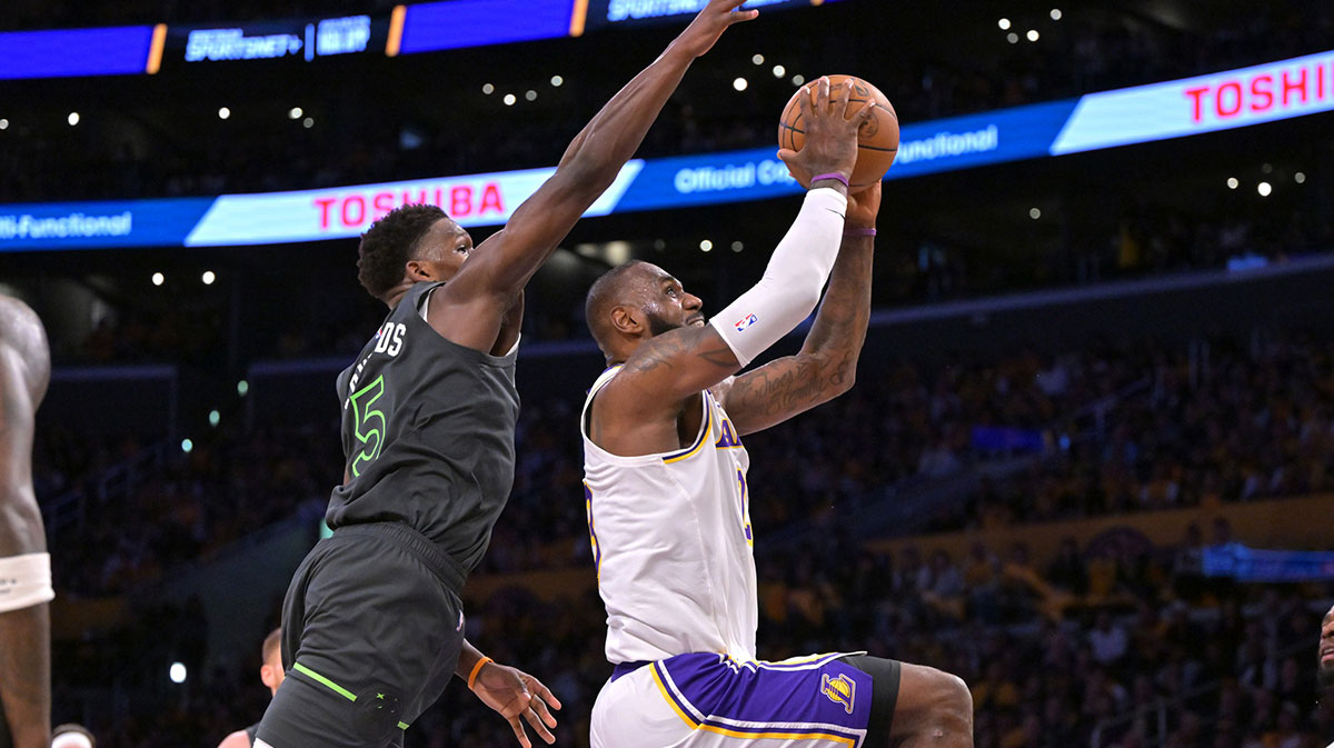 Lakers star LeBron James’ facial expression during savage Anthony Edwards poster says it all