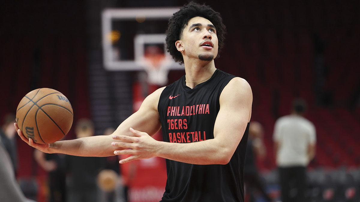 Philadelphia 76ers guard Jared McCain (20) warms up before the game against the Houston Rockets at Toyota Center.