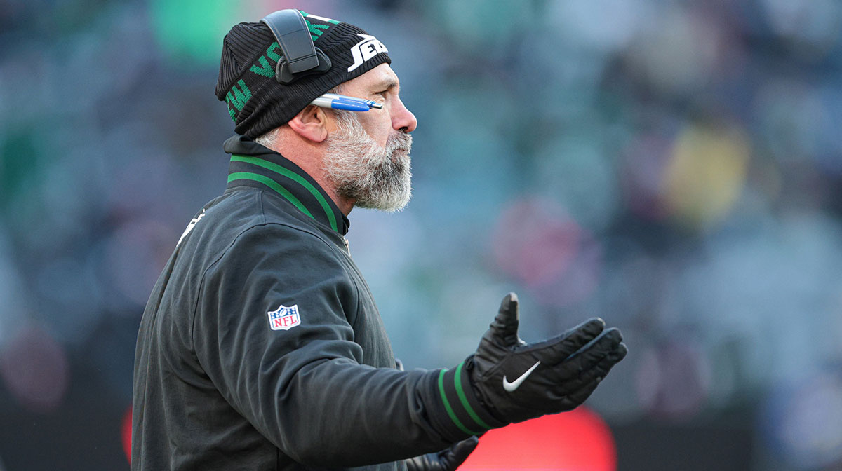 New York Jets interim head coach Jeff Ulbrich reacts during the second half against the Los Angeles Rams at MetLife Stadium.