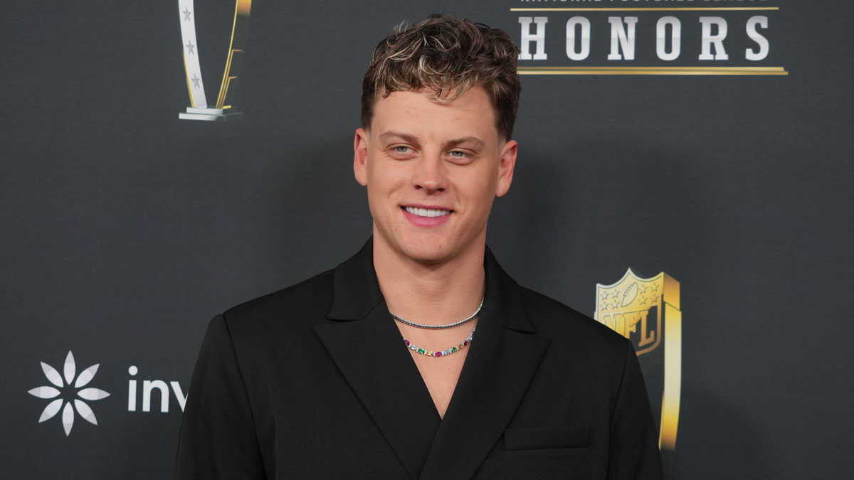 Joe Burrow reacts to fans mentioning his good looks