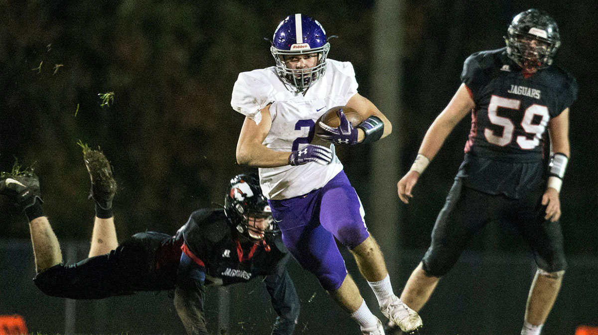 Rumson-Fair Haven vs Jackson Memorial football. Rumson-Fair Haven's John Volker.