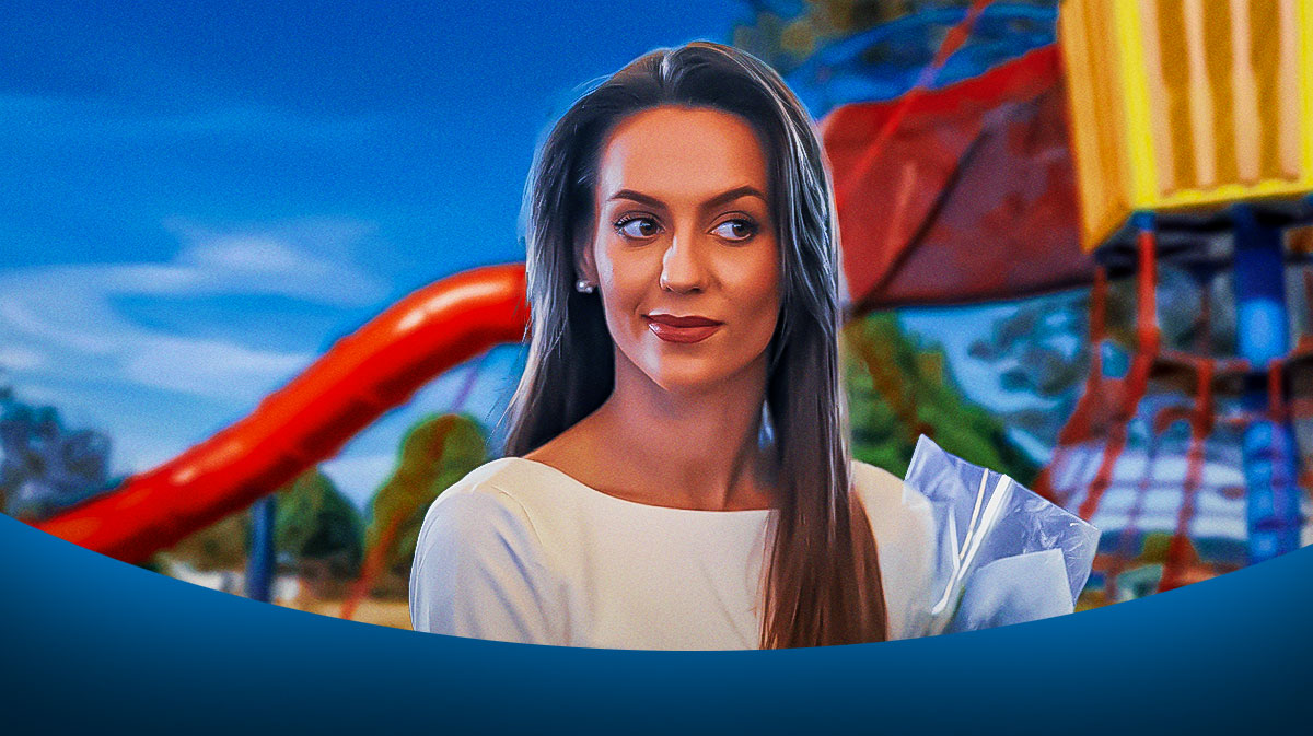 Jordon Hudson shows off impressive cheerleading stunts(01)