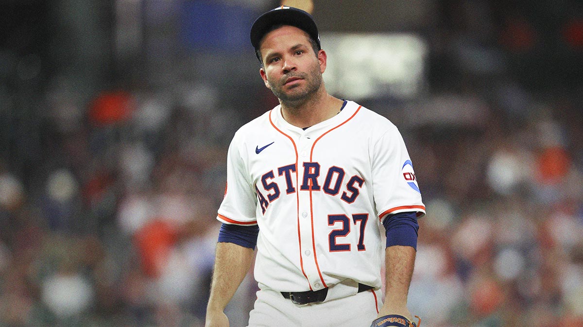 Houston Astros left fielder Jose Altuve (27) walks off the field during the eighth inning against the San Francisco Giants at Daikin Park.