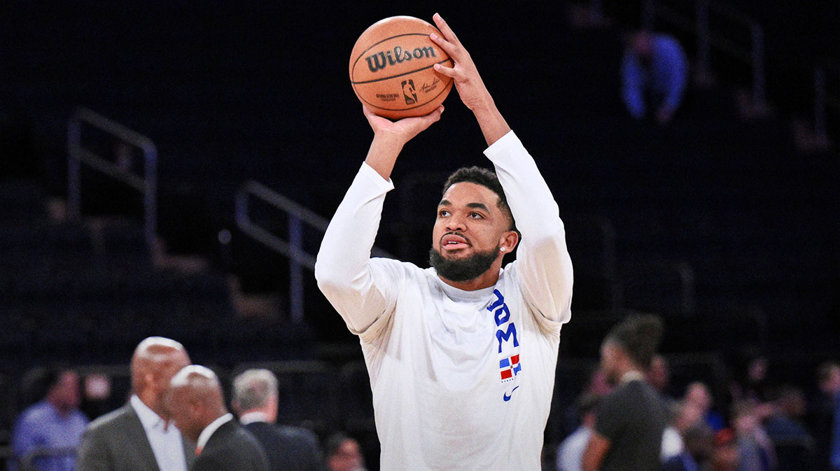 New York Knicks center Karl-Anthony Towns (32) warms up before a game against the Boston Celtics at Madison Square Garden.