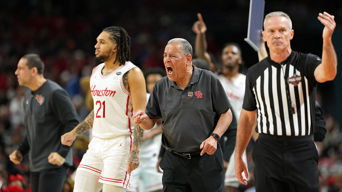 Houston Cougars head coach Kelvin Sampson reacts after a play against the Florida Gators during the first half of the national championship game of the Final Four of the 2025 NCAA Tournament at the Alamodome.