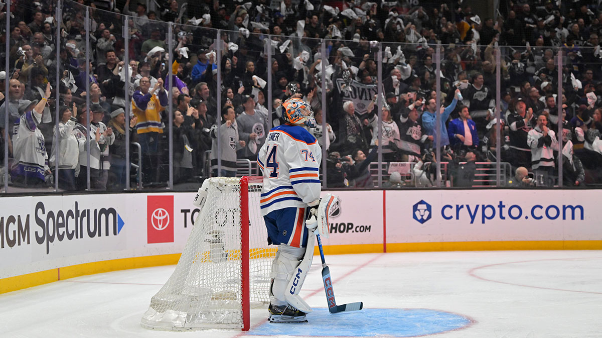 Oilers’ Stuart Skinner trolled by Kings fans after being pulled in Game 2