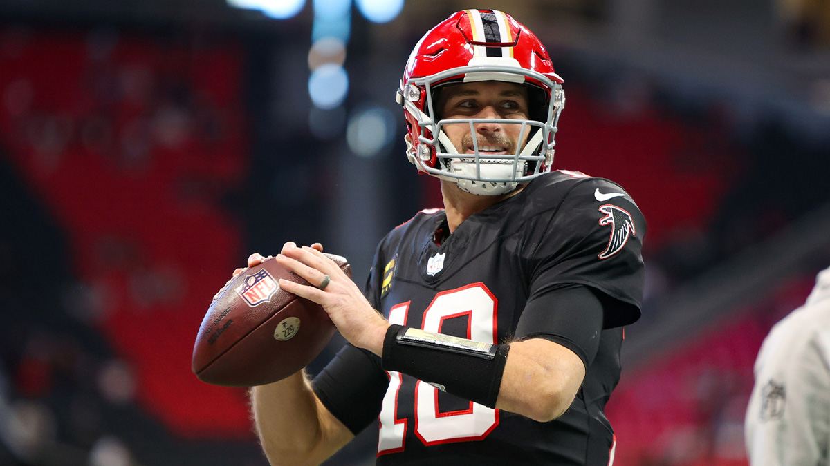 Atlanta Falcons quarterback Kirk Cousins (18) prepares for a game against the New York Giants at Mercedes-Benz Stadium.