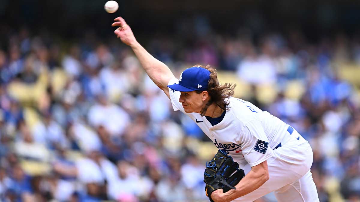 Los Angeles Dodgers pitcher Tyler Glasnow (31) throws during the first inning against the Pittsburgh Pirates at Dodger Stadium.