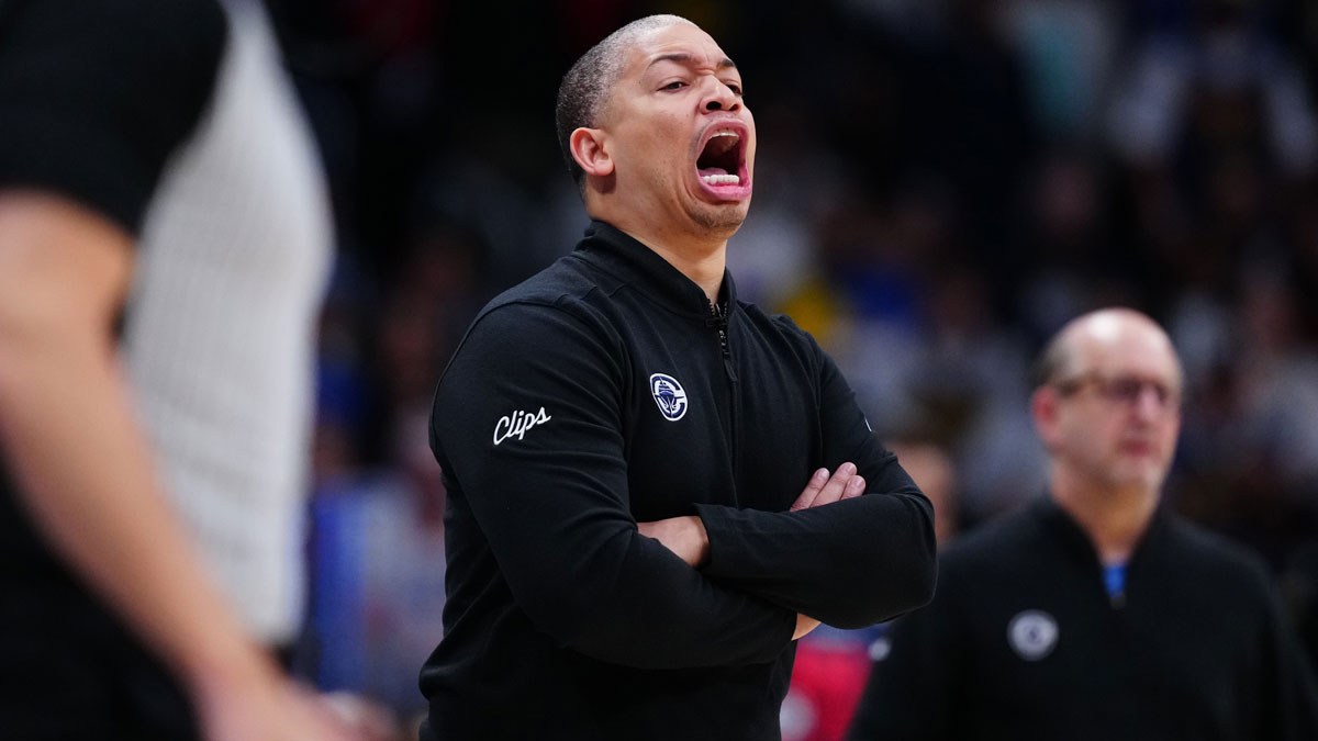 LA Clippers head coach Tyronn Lue calls out during the second half against the LA Clippers at Ball Arena.