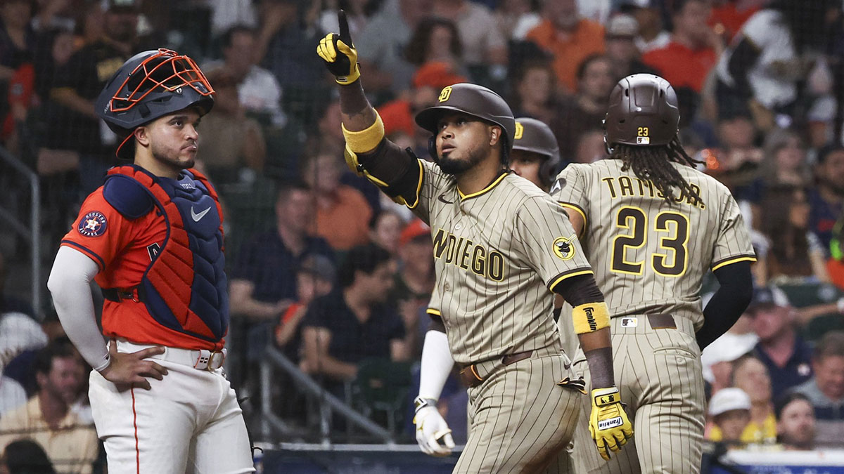 Padres’ Luis Arraez carted off with injury after scary collision vs. Astros