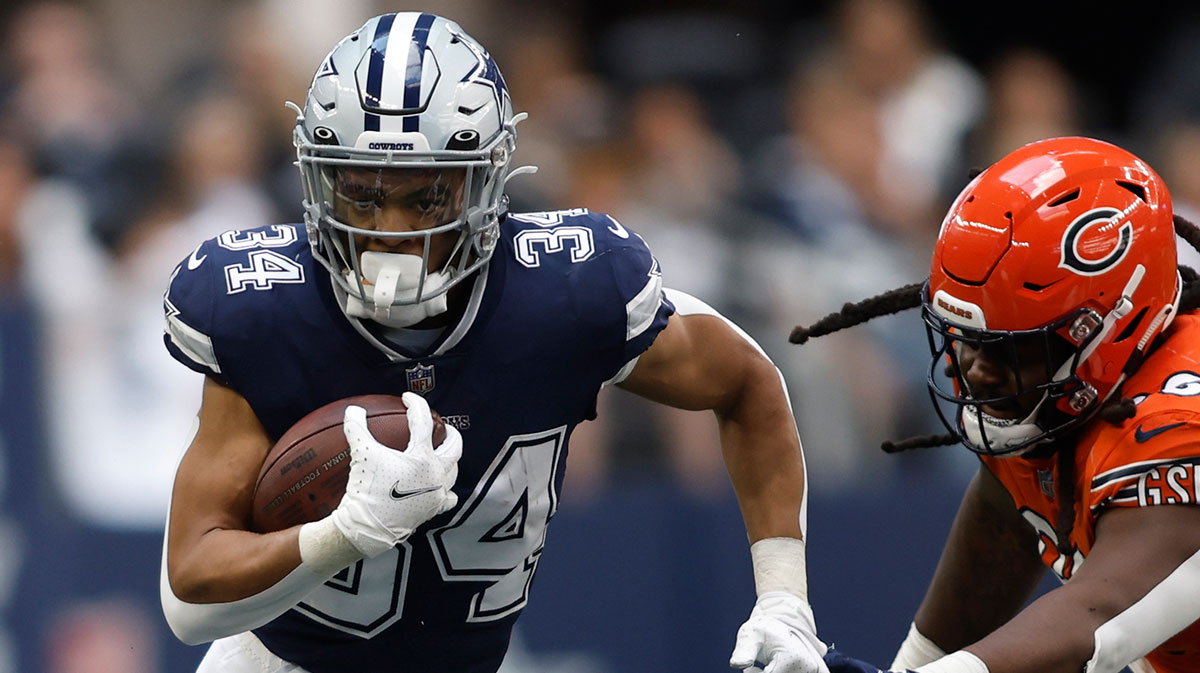 Oct 30, 2022; Arlington, Texas, USA; Dallas Cowboys running back Malik Davis (34) runs the ball in the fourth quarter against the Chicago Bears at AT&T Stadium. Mandatory Credit: Tim Heitman-Imagn Images