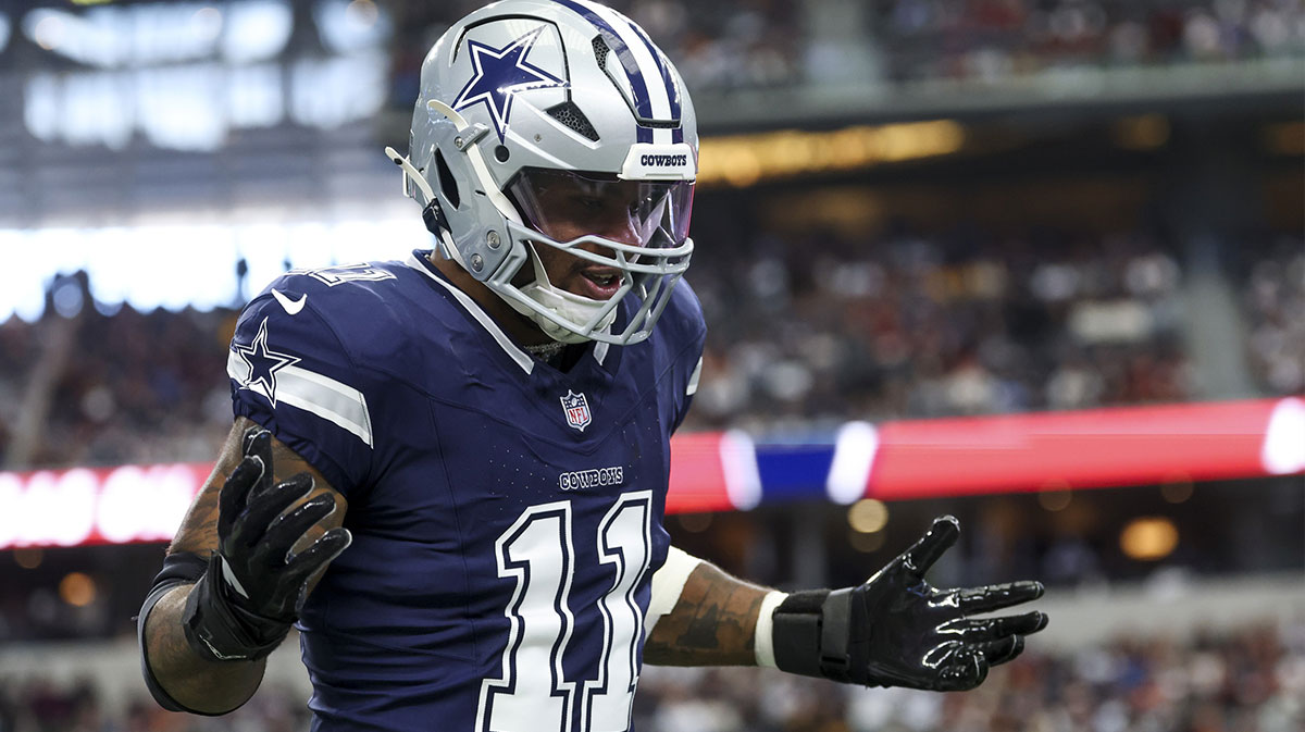 Dallas Cowboys linebacker Micah Parsons (11) celebrates after a sack during the first quarter against the Washington Commanders at AT&T Stadium.