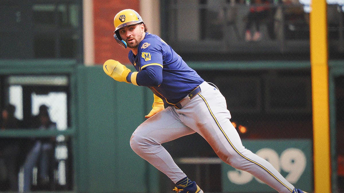 Brewers outfielder lands on IL before Cardinals clash