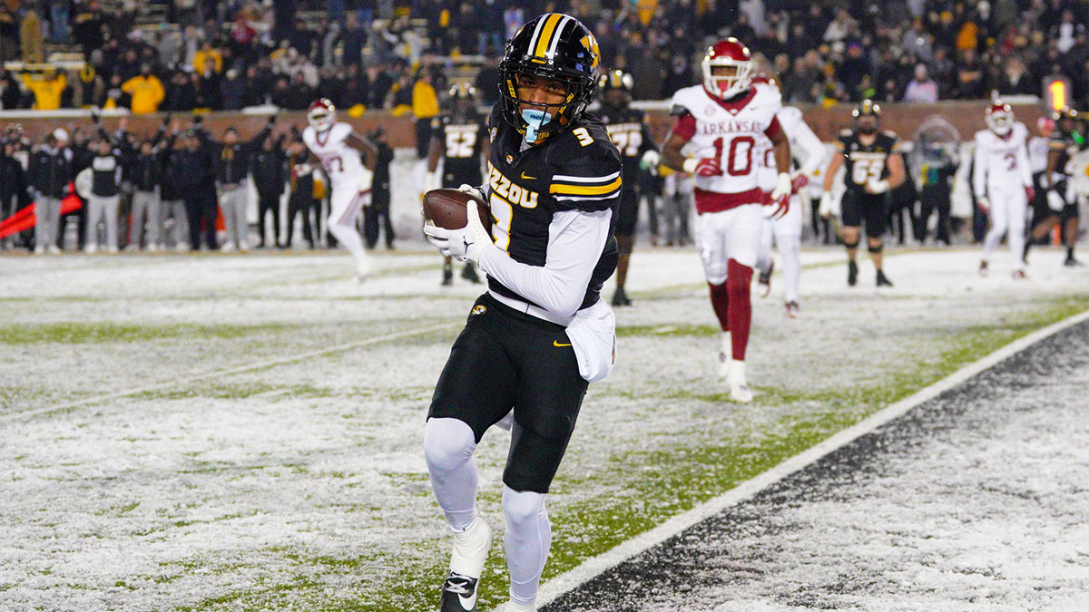 Missouri Tigers wide receiver Luther Burden III (3) catches a pass for a two point conversion against the Arkansas Razorbacks during the second half at Faurot Field at Memorial Stadium.