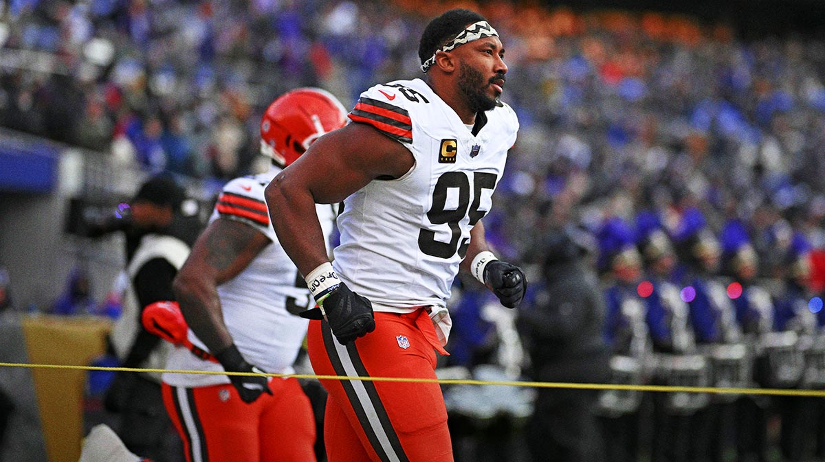 Cleveland Browns defensive end Myles Garrett (95) warms up before the game against the Baltimore Ravens at M&T Bank Stadium.