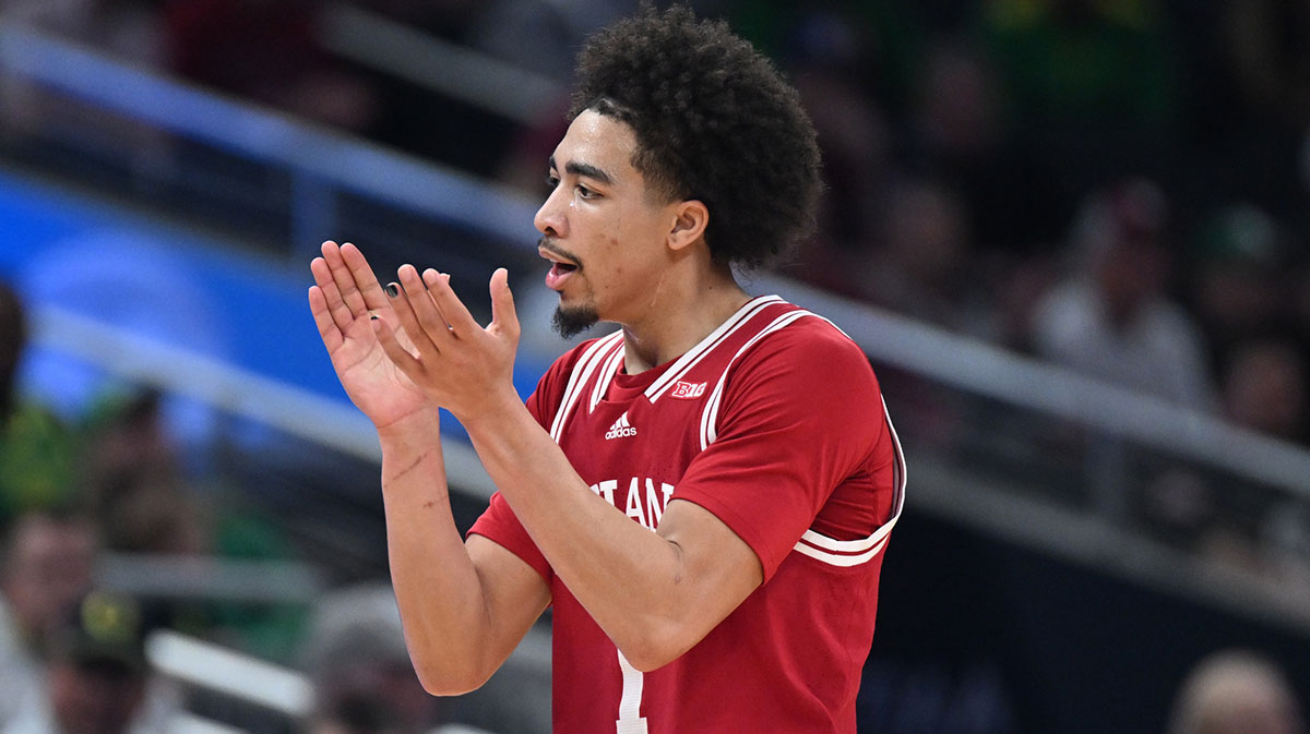 Indiana Hoosiers guard Myles Rice (1) celebrates after a play during the second half against the Oregon Ducks at Gainbridge Fieldhouse from the college basketball transfer portal.