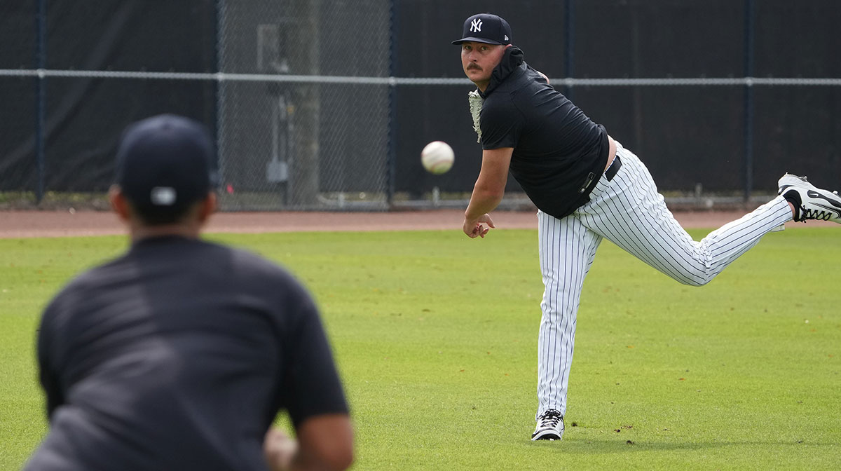 Yankees promote former Braves postseason hero to bolster bullpen