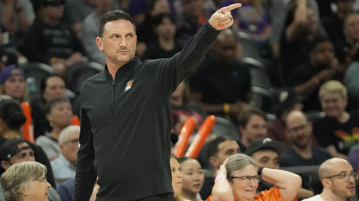 Phoenix Mercury head coach Nate Tibbetts directs his players against the New York Liberty during the first quarter.