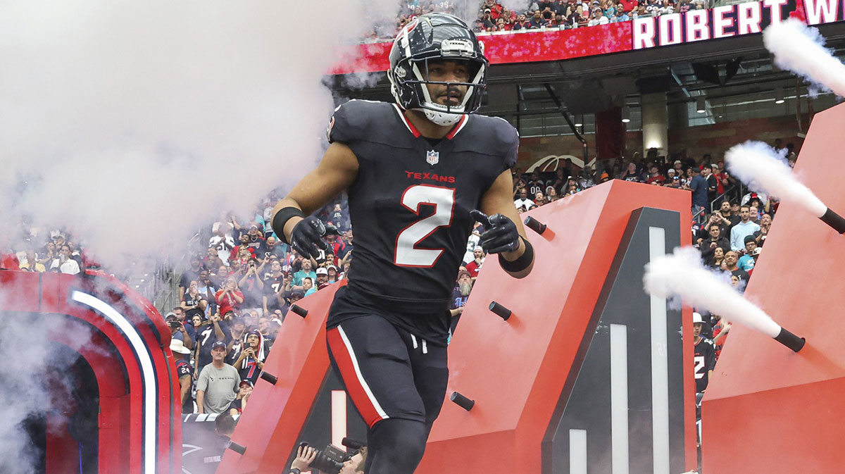 Houston Texans wide receiver Robert Woods (2) runs onto the field before the game against the Miami Dolphins at NRG Stadium.