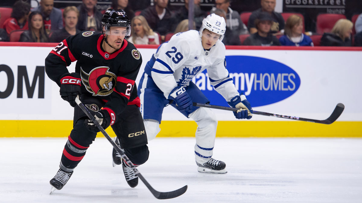 Ottawa Senators right wing Nick Cousins (21) skates with the puck in the second period against the Toronto Maple Leafs at the Canadian Tire Centre.